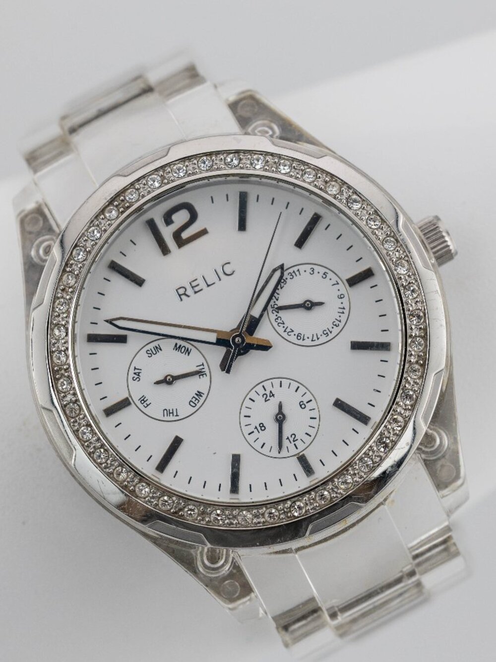 Relic ZR15564 Crystal Bezel Quartz Analog Women's Watch New Battery
